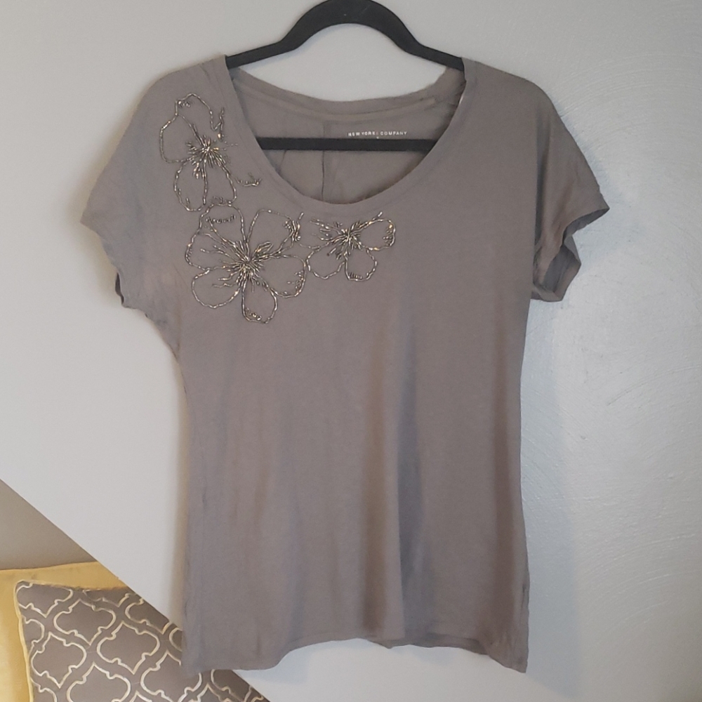 Gray tee with beaded floral detail